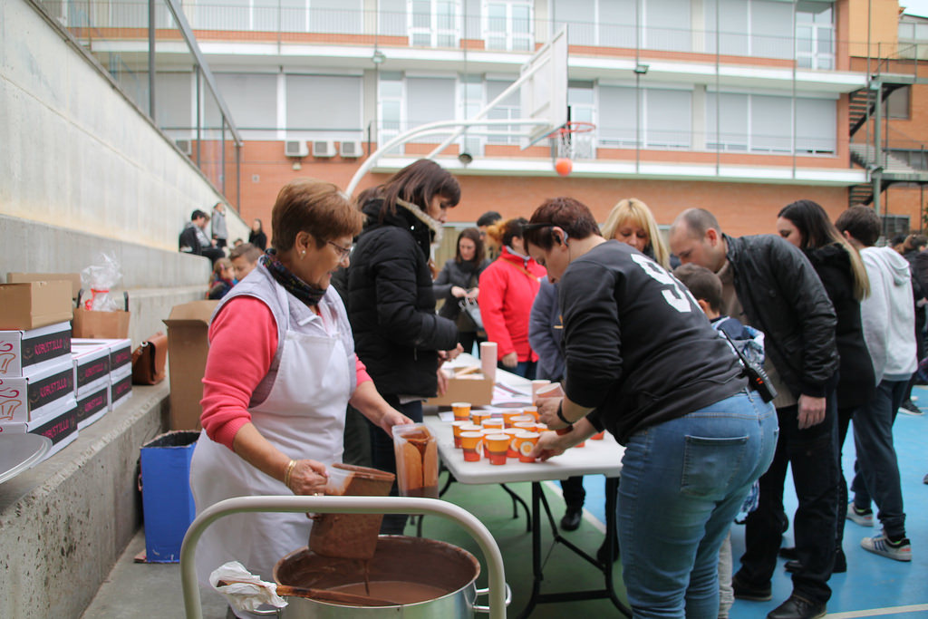 Galeria i video de la “Xocolatada a favor del càncer infantil”